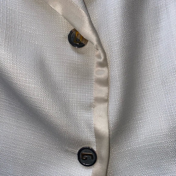 Dolce & Gabbana Women's White Blazer - Picture 6 of 8